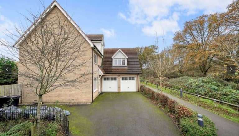 image for Stunning 6-Bedroom Detached House to Rent – Olive Grove, Chigwell IG7