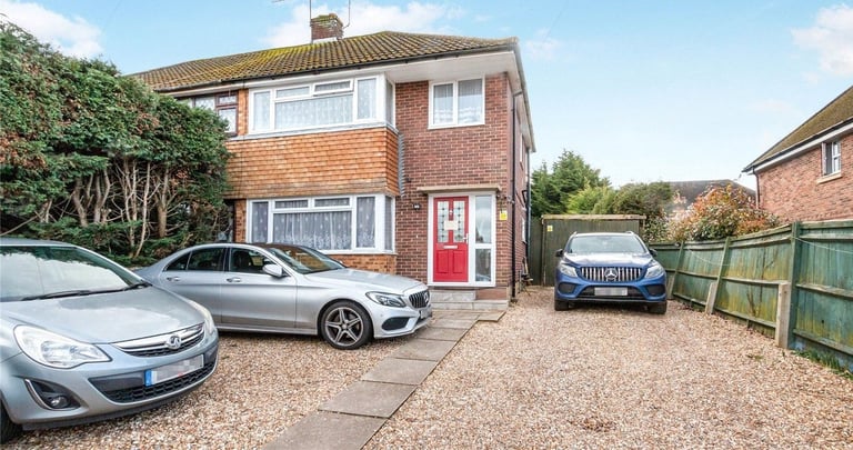 3 bedroom house for rent in Farnborough GU14 