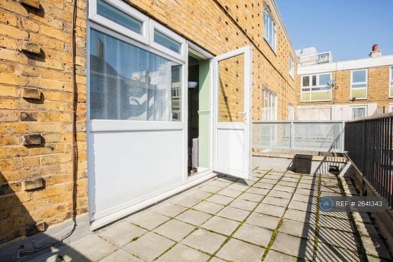 2 bedroom flat in Kerbey Street, London, E14 (2 bed) (#2641343)