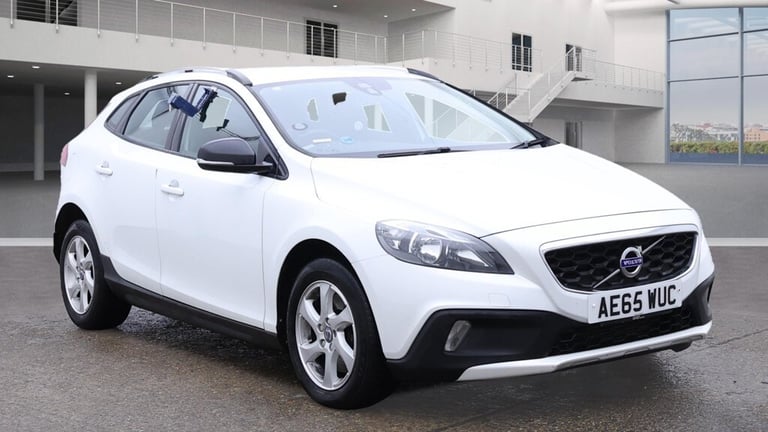 2015 Volvo V40 D2 [120] Cross Country SE Nav 5dr ++ SAT NAV / DAB / 20 TAX / ULEZ ++  HATCHBACK D...