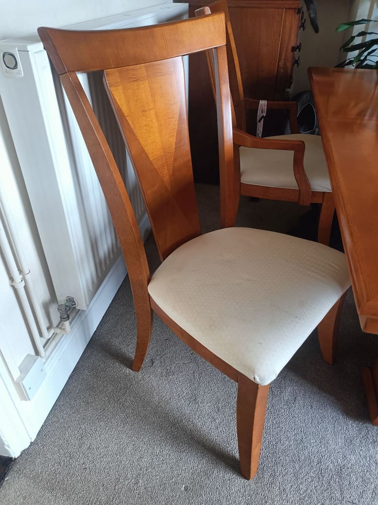 Dining Table and 4 Chairs