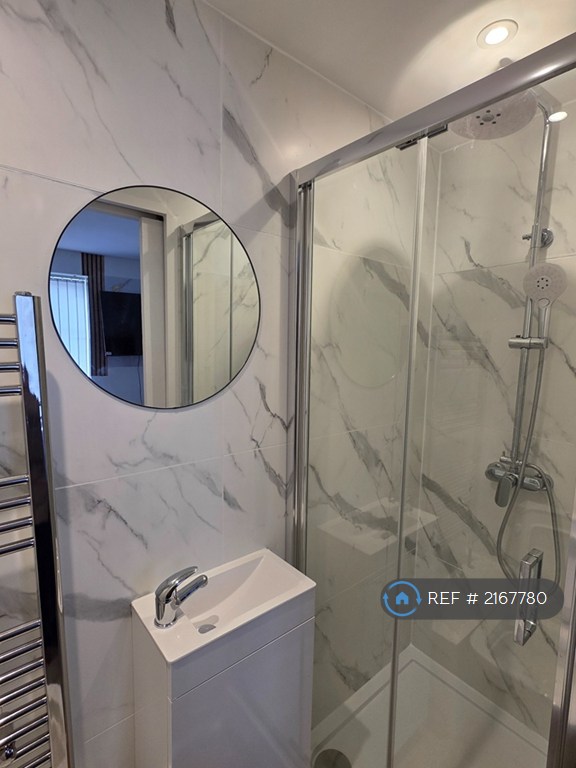 4 bedroom house in Sandpiper Drive, Houndstone, Yeovil, BA22 (4 bed) (#2167780)