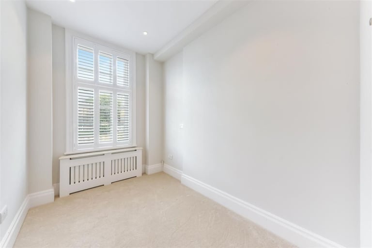 S-KEN LUXURIOUS 3DOUBLE BEDROOM+3BATHROOMS 2RECEP ROOMS CAN HOUSE MAX8PERONSSONSRTERAGE+GARDEN