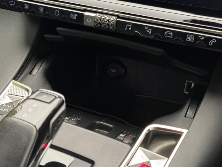 2019 DS Automobiles DS 7 Crossback 1.6 PureTech GPF Prestige Crossback EAT8 Euro 6 (s/s) 5dr MPV ...