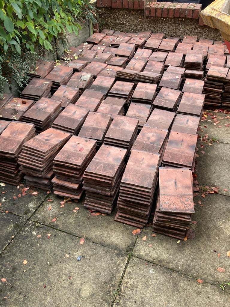 Red plain tile - used