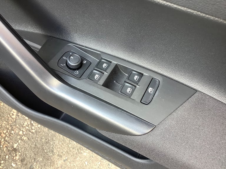 2024 Volkswagen Polo LIFE Hatchback Petrol Manual