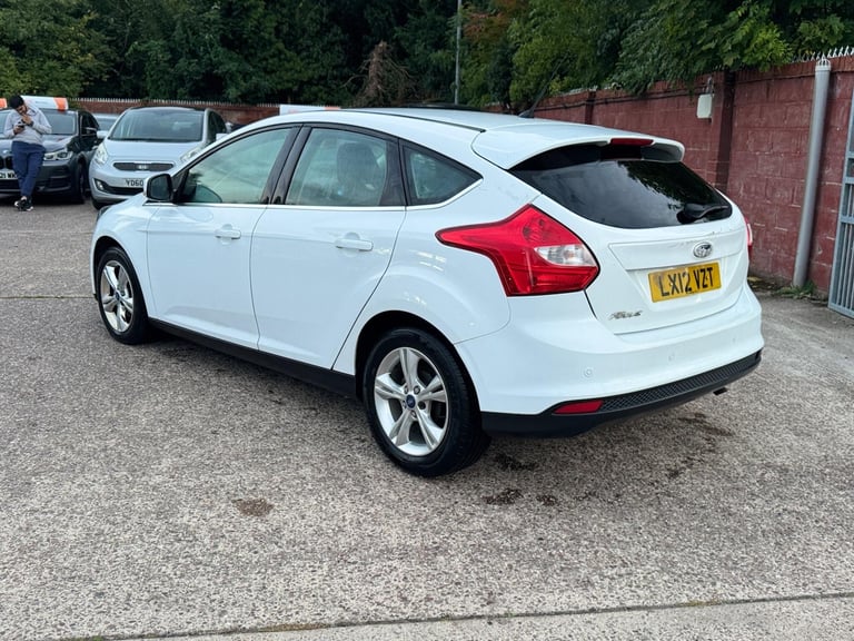 2012 Ford Focus 1.6 Zetec Euro 5 5dr HATCHBACK Petrol Manual