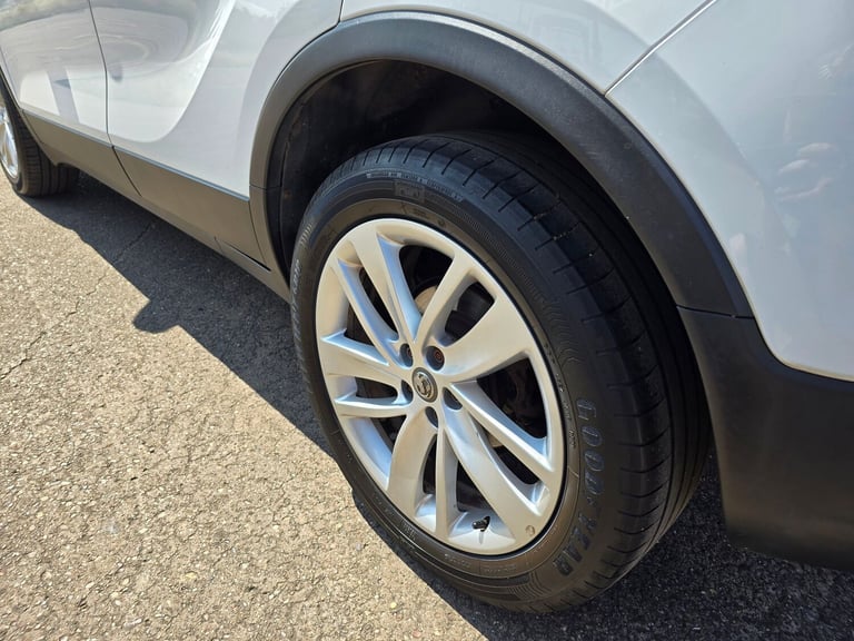 2016 Vauxhall Mokka 1.6i Exclusiv SUV 5dr Petrol Manual 2WD Euro 6 (s/s) (115 ps) SUV Petrol Manual