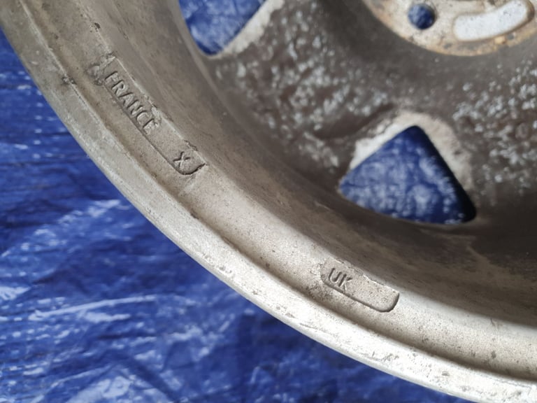 Renault Kangoo 2005 Alloy for nut wheel. 