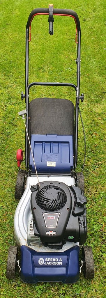Spear&Jackson petrol push lawnmower serviced briggs and stratton petrol lawnmower free delivery 