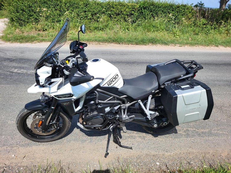 2017 17 TRIUMPH TIGER EXPLORER 1215 XCX WHITE ALLOY PANNIERS ADVENTURE TOURER