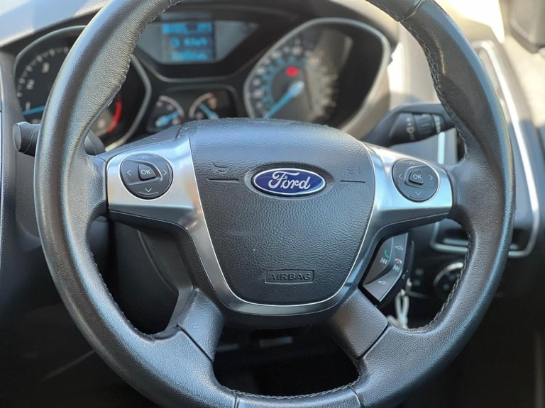 2012 Ford Focus 1.6 125 Zetec 5dr Powershift ESTATE Petrol Automatic