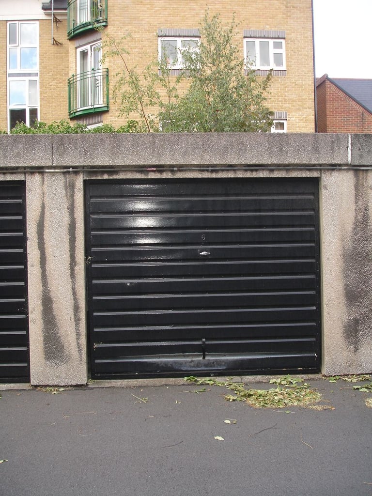 Lock up secure garage in Kennigton SE11 