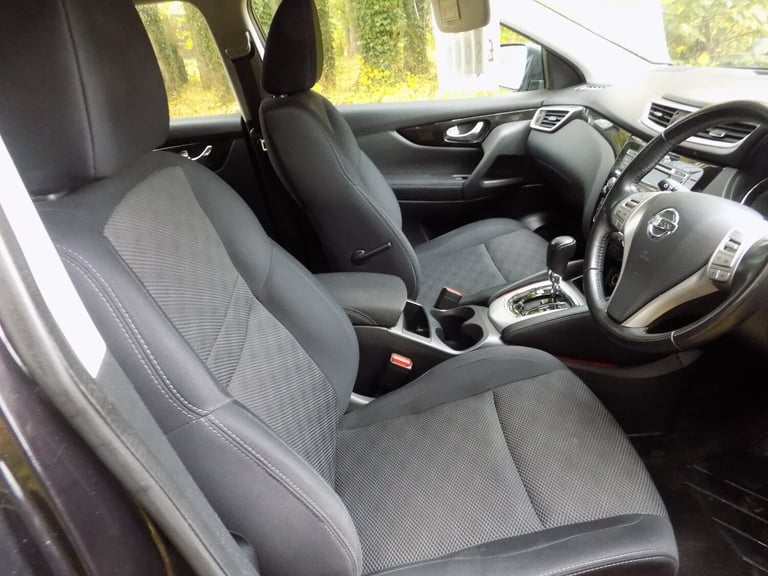 2017 Nissan Qashqai 1.2 DiG-T Acenta [Smart Vision Pack] 5dr Xtronic HATCHBACK Petrol Automatic