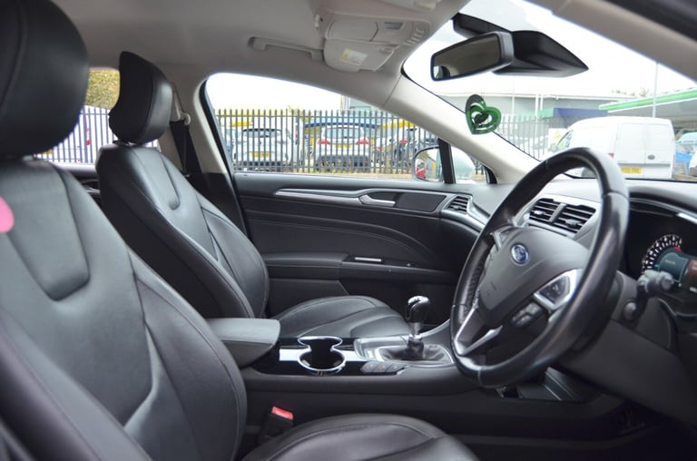 2014 Ford Mondeo 2.0 TDCi 180 Titanium 5dr HATCHBACK Diesel Manual