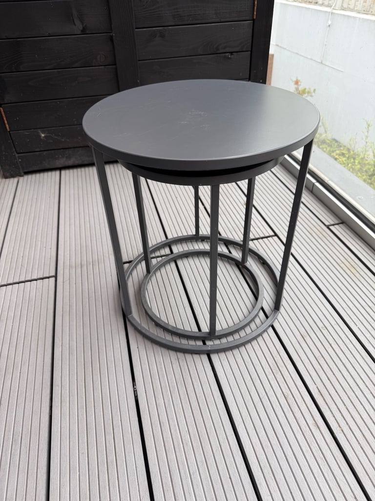 Nest of 2 outdoor tables