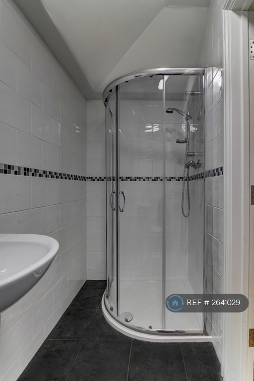 7 bedroom flat in Stonemasons Close, Liverpool, L7 (7 bed) (#2641029)