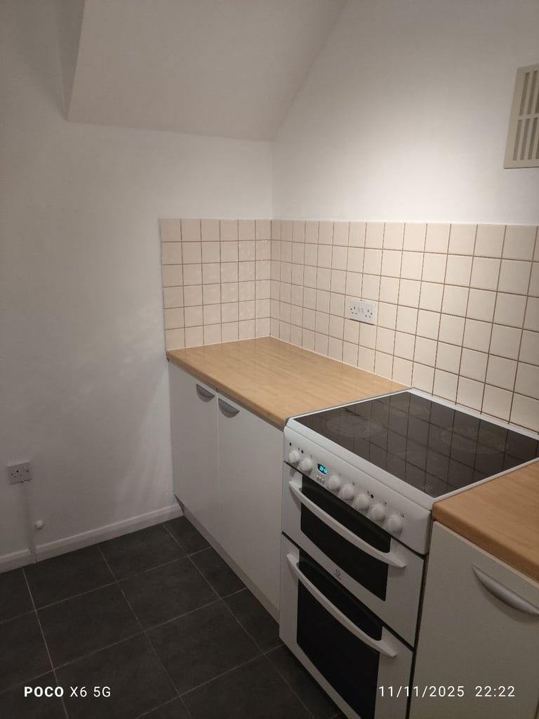 3 bedroom semi-detached house for rent (available now) Internal photos