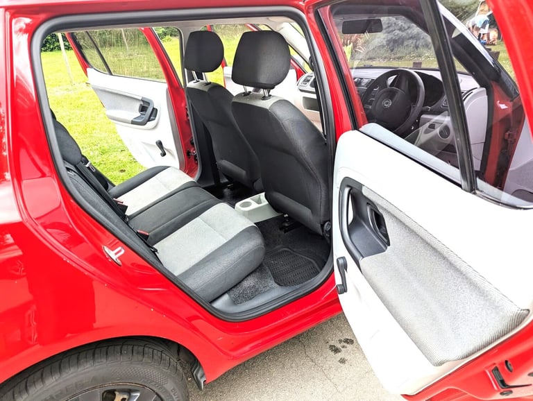 2012 Skoda Fabia 1.2 TSi DSG Automatic 5dr. 99800 Miles. PX OK. CHEAP on Fuel. HATCHBACK Petrol A...