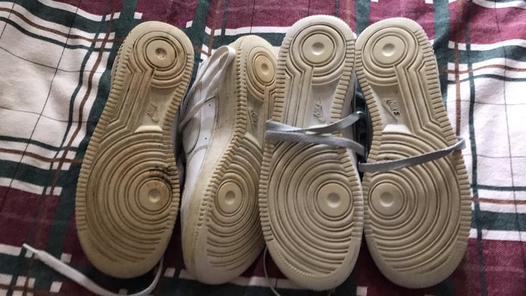 2 pairs of trainers size 5