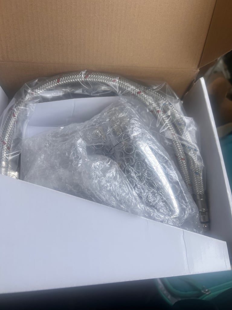 Thermostatic mixer tap 