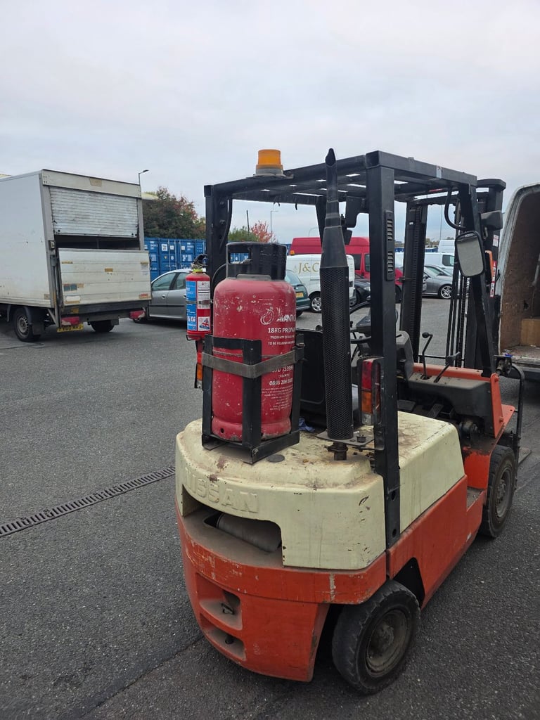 Nissan 1.5 forklift truck 