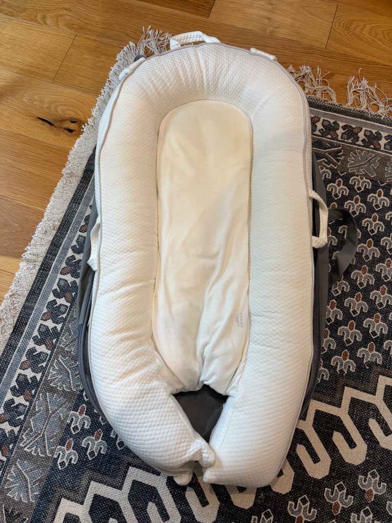KallySleep baby nest