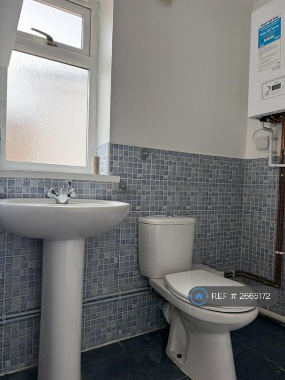 3 bedroom house in Grove Road, Pontardawe, Swansea, SA8 (3 bed) (#2665172)