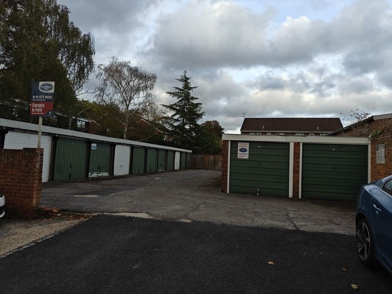 Garage/Parking/Storage to rent: West Fryerne, Parkside Road Reading, RG30 2BY - *GATED LOWER LEVEL*