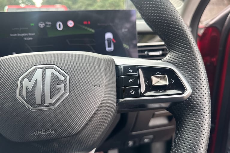 2024 MG MG HS 1.5 T-GDI Trophy 5dr DCT Hatchback Petrol Automatic