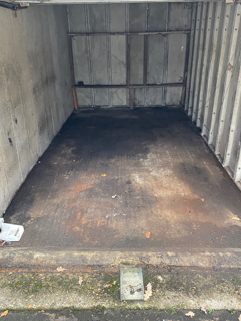 Frimley Lock up Garage