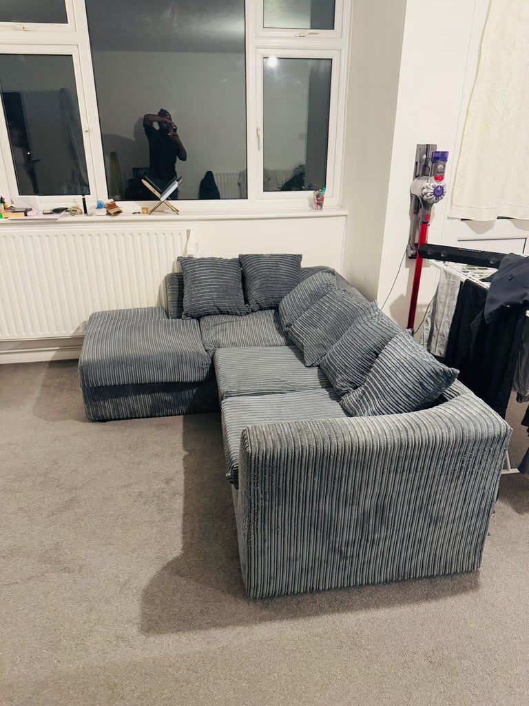 Modern Grey Corduroy Corner Sofa – Comfortable & Clean – Great Condition