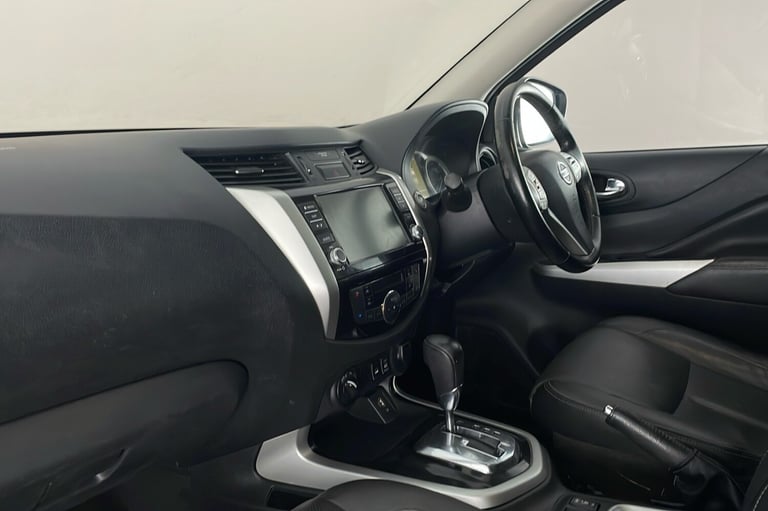  Nissan Navara 2.3 Dci Tekna Pickup Double Cab 4dr Diesel Auto 4wd Euro 6 190 Ps