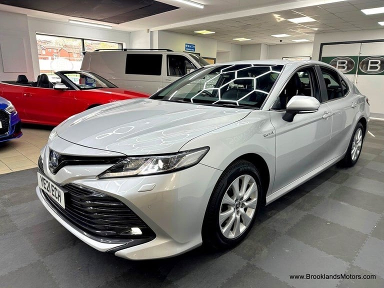 Toyota Camry 2.5 VVT-I DESIGN [SAT NAV, LEATHER &amp; HEATED SEATS]