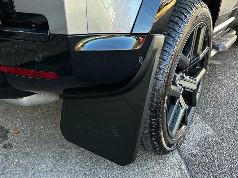 2023 Land Rover Defender 3.0 D250 Hard Top HSE Auto PANEL VAN DIESEL Automatic