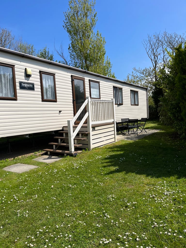 Stunning gold caravan in selsey to rent