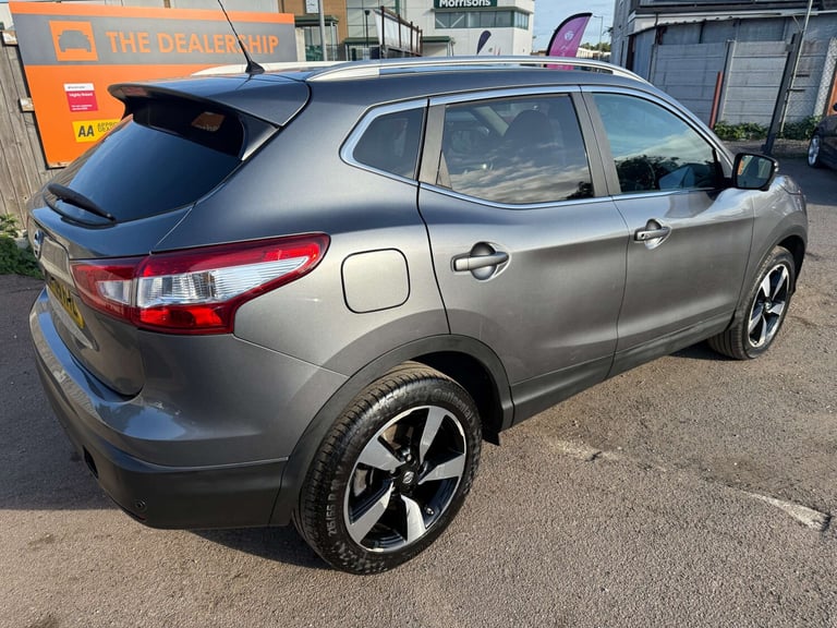 2015 Nissan Qashqai 1.6 DiG-T N-Tec+ 5dr HATCHBACK PETROL Manual