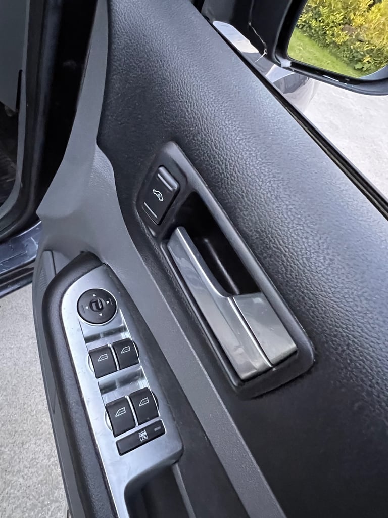 2010 Ford Focus 1.6 Titanium 5dr HATCHBACK Petrol Manual