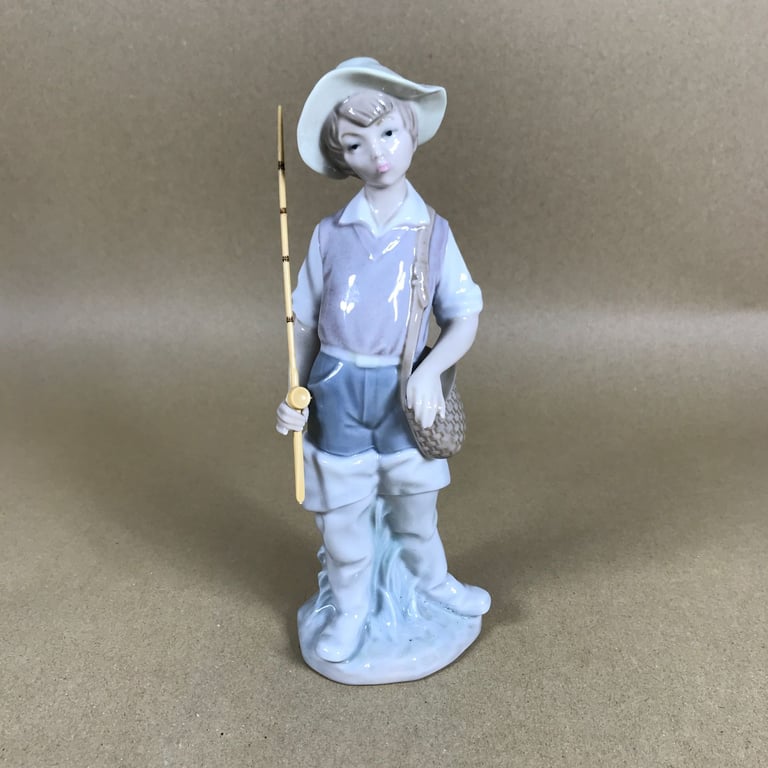 Lladro Going Fishing Figurine 4809 Fisher Boy Figurine Retired Vintage