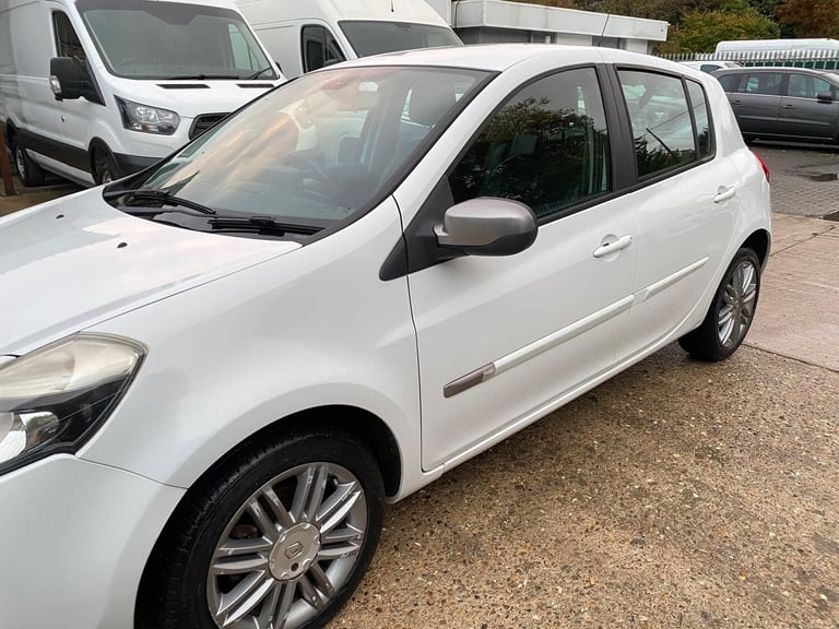 2012 Renault Clio 1.2 Dynamique TomTom Euro 5 5dr HATCHBACK Petrol Manual