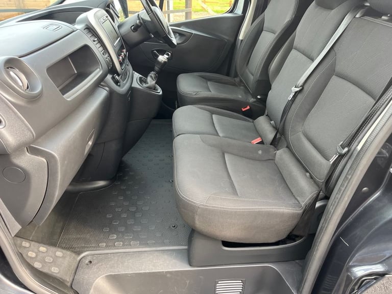2021 Renault Trafic LL30 ENERGY dCi 120 Sport Nav Van PANEL VAN DIESEL Manual