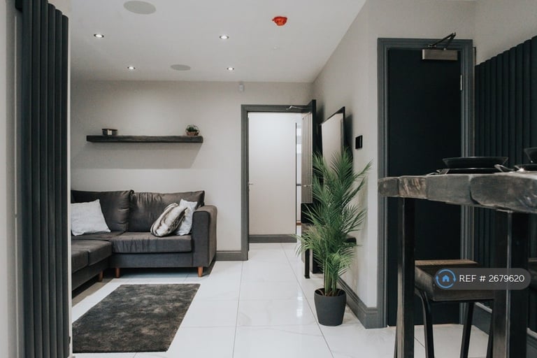 6 bedroom house in Adelaide Road, Kensington, Liverpool, L7 (6 bed) (#2679620)