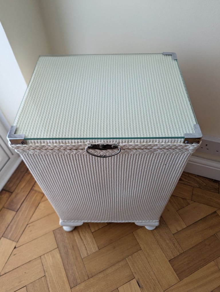 Lloyd Loom laundry basket 