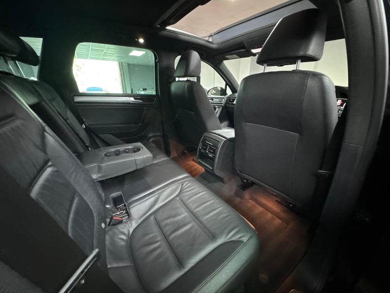2015 Volkswagen Touareg 3.0 TDI V6 BlueMotion Tech R-Line Tiptronic 4WD Euro 6 (s/s) 5dr ESTATE D...