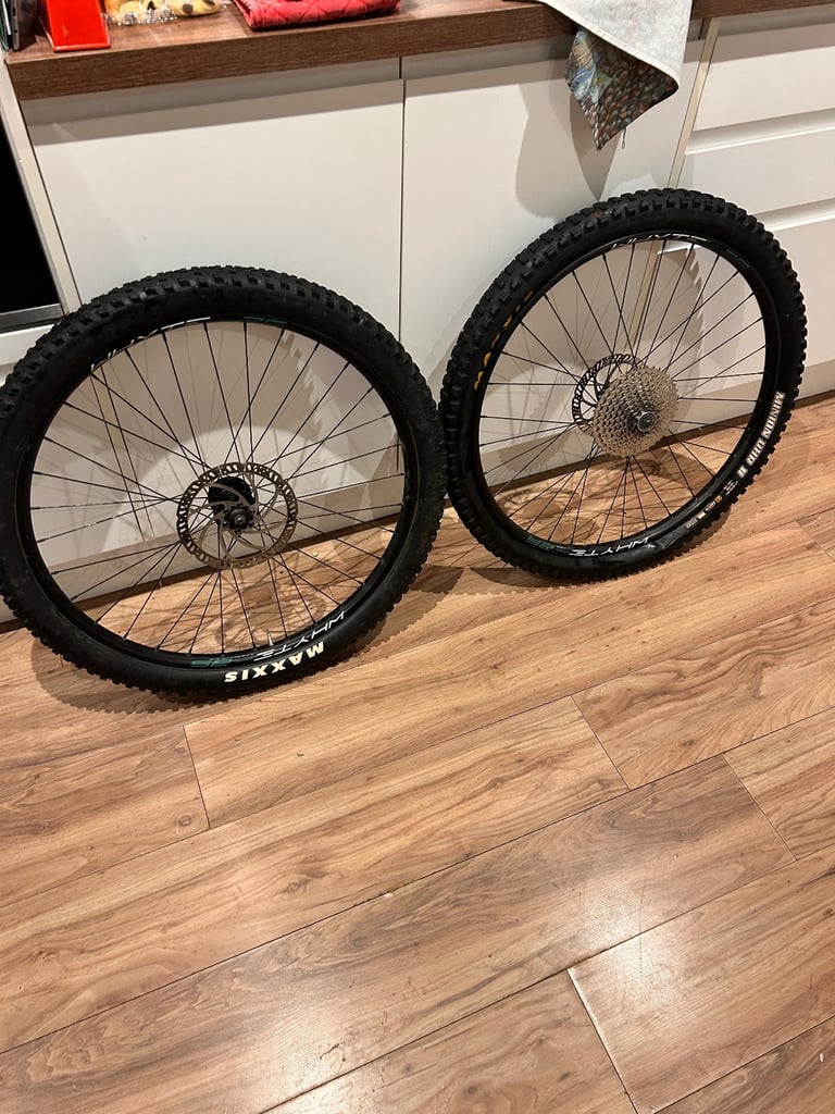 image for 27.5 inch Whyte trail 25 wheelset with Maxxis tyres