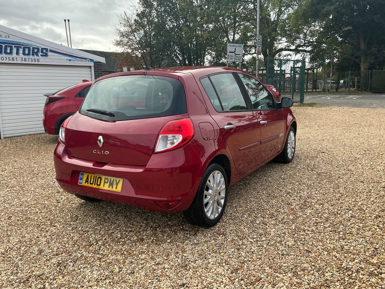 2010 Renault Clio 1.5 dCi 86 Dynamique TomTom 5dr HATCHBACK Diesel Manual