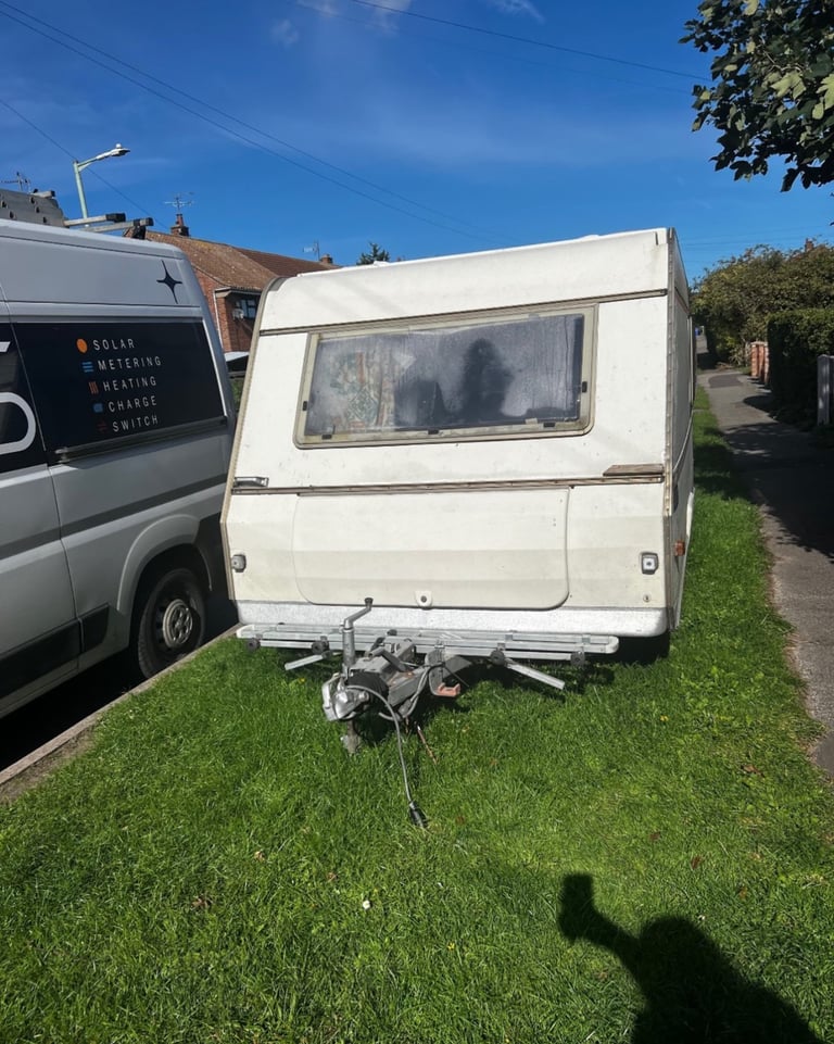 Pop top caravan 