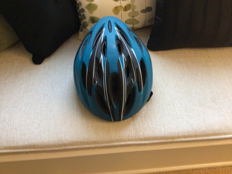 Bike Helmet Halfords Size Adult Large 58-62 CM. Excellent Condition
