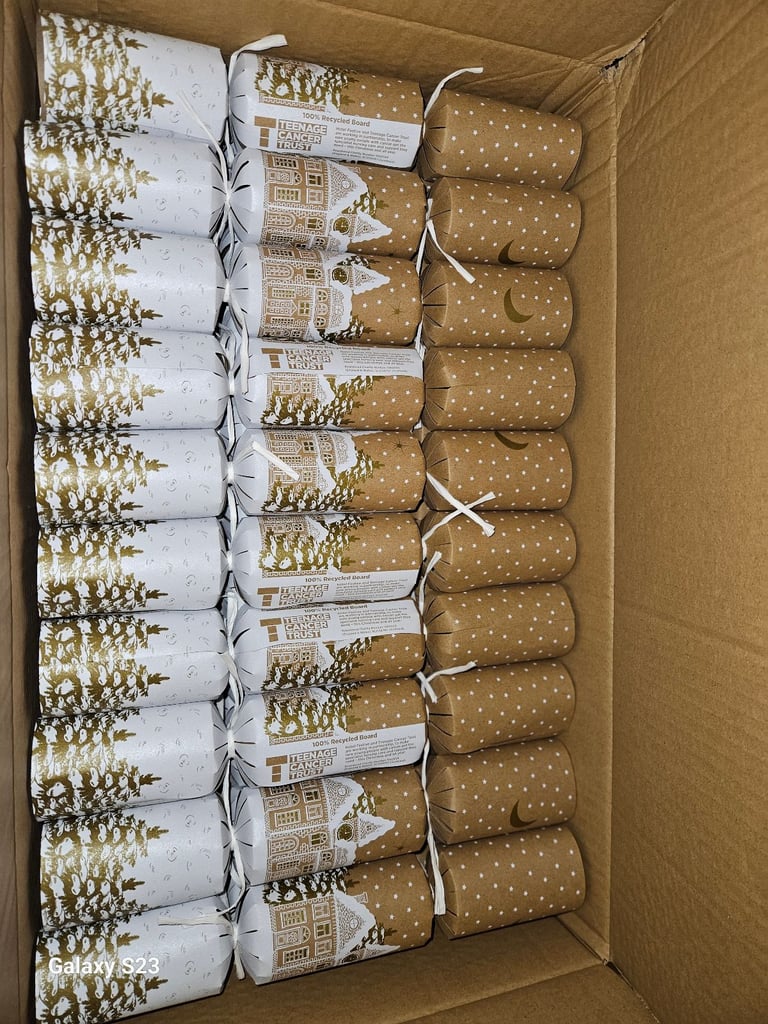 image for Box of 50, 12" Christmas crackers 