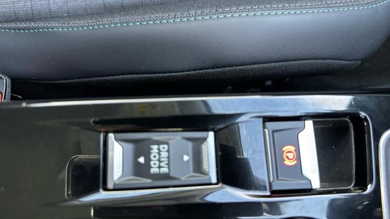 2022 Peugeot 2008 1.2 PureTech Allure Premium 5dr HATCHBACK PETROL Manual